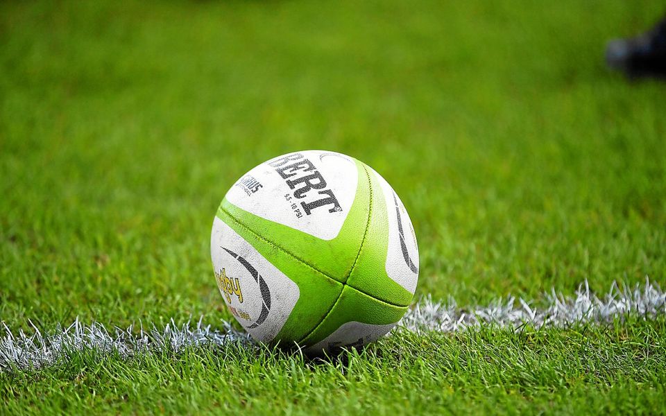 Un ballon de rugby.